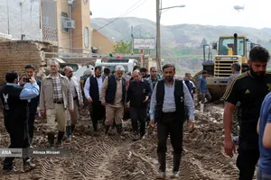  کمک&zwnj;رسانی شهید دکتر طهرانچی به مناطق سیل&zwnj;زده لرستان 
