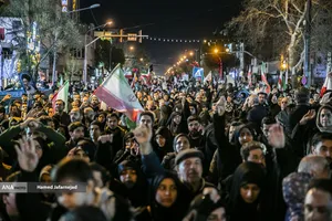 عزاداری شهادت رهبر انقلاب در چهارراه کوکاکولا خیابان پیروزی تهران