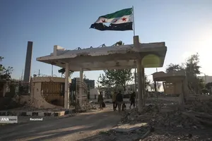 در روزهای اخیر، منطقه جنوب سوریه بار دیگر صحنه یکی از شدیدترین درگیری&zwnj;ها بود، رژیم اشغالگر صهیونیستی نیز با ادعای &laquo;حمایت از اقلیت دروزی&raquo; بیش از 160 حمله هوایی تنها طی 24 ساعت به سوریه انجام داد. رژیم صهیونیستی در این حملات  مواضع حساسی همچون ستادکل ارتش، اطراف کاخ ریاست&zwnj;جمهوری، وزارت دفاع و کاروان&zwnj;های نظامی را در دمشق، سویدا و درعا هدف قرار داد.