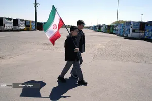 نمازگزاران جمعه در مرقد مطهر امام راحل(ره)