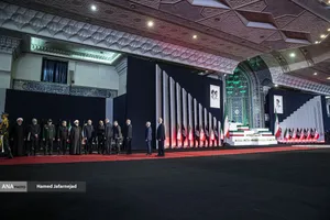 ادای احترام مقامات و مسئولان خارجی به پیکر امام شهید 