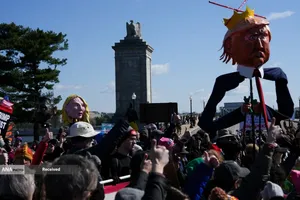  اعتراضات ضد جنگ بر علیه دوناد ترامپ در سراسر ایالات متحده آمریکا و کشورهای اروپایی با عنوان &laquo;نه به پادشاهی&raquo; آغاز شد. 