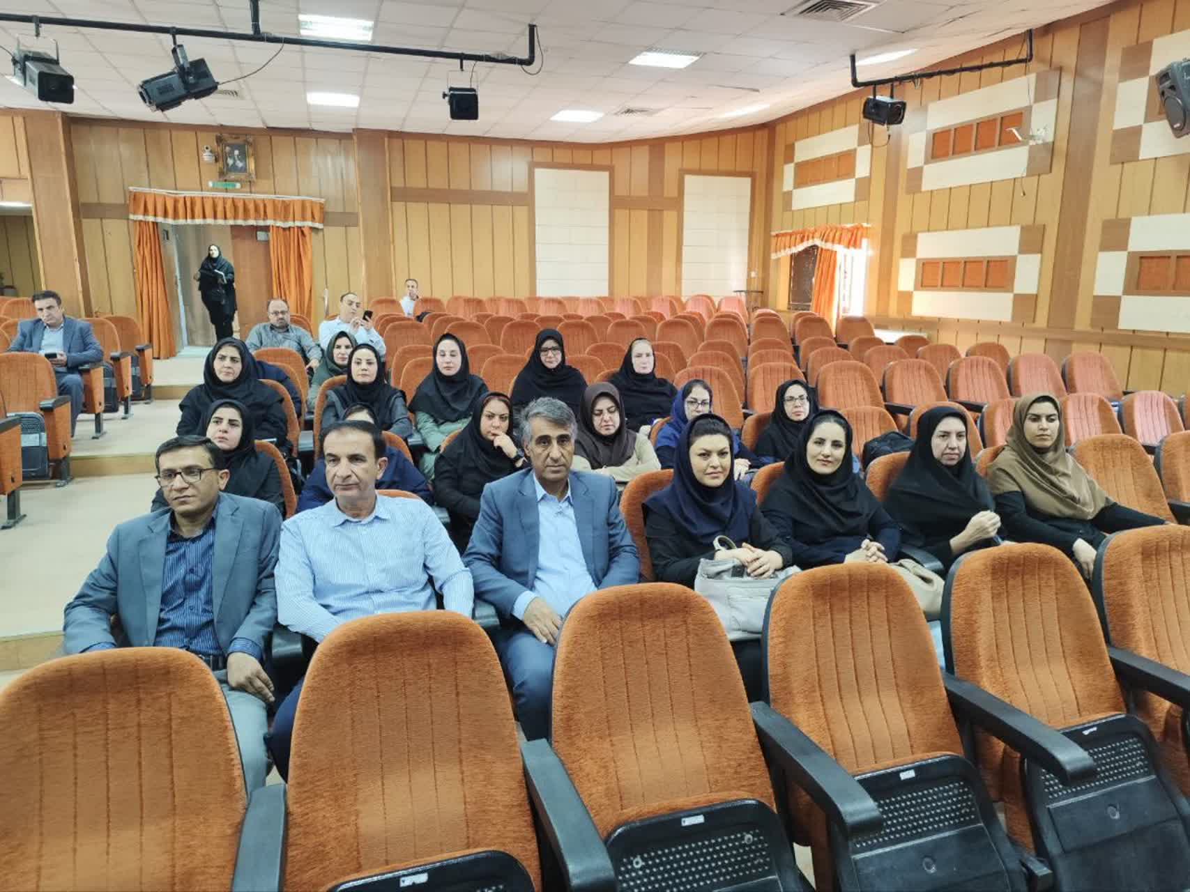 جزئیاتی از نشست تخصصی «آشنایی با هوش مصنوعی و کاربرد آن در تولید محتوا»