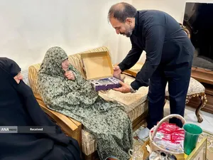 دیدار و تکریم خادمیاران رضوی منطقه 14 تهران با خانواده شهیدان محمدعلی،علی اصغر و جواد امینی بیات