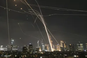 غرش موشک های رعد گونه خشم ایرانیان به مناطق حساس اسرائیل