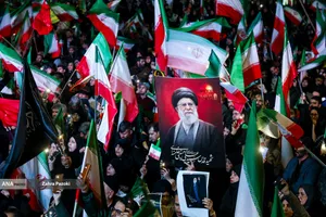 وداع با شهدای ناوشکن دنا و حمایت از نیروهای مسلح