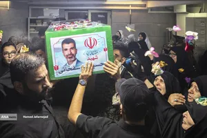 وداع با پیکر بسیجی شهید حسین یوسفخانی