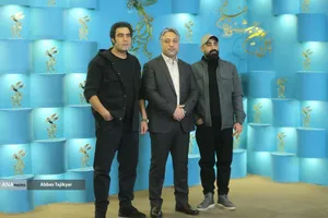 محمد و مصطفی تنابنده کارگردانان و جلال تیموری تهیه کننده در فتوکال فیلم سینمایی آبستن