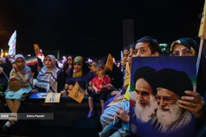 اجتماع بزرگ مردمی &laquo;عید بیعت&raquo; در میدان امام حسین (ع)