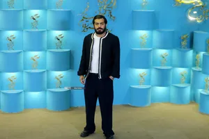 یاسین مسعودی در فتوکال فیلم سینمایی اسفند