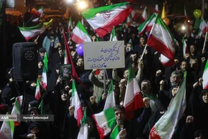 اجتماع مردمی در حمایت از رزمندگان اسلام و بیعت با رهبری و محکومیت حملات وحشیانه صهیونیستی - آمریکایی با حضور مردم انقلابی و شهیدپرور در میدان شهدا تهران