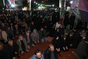 اقامه نماز استغاثه به امام زمان زمان(عج) - چهارراه نبرد خیابان پیروزی