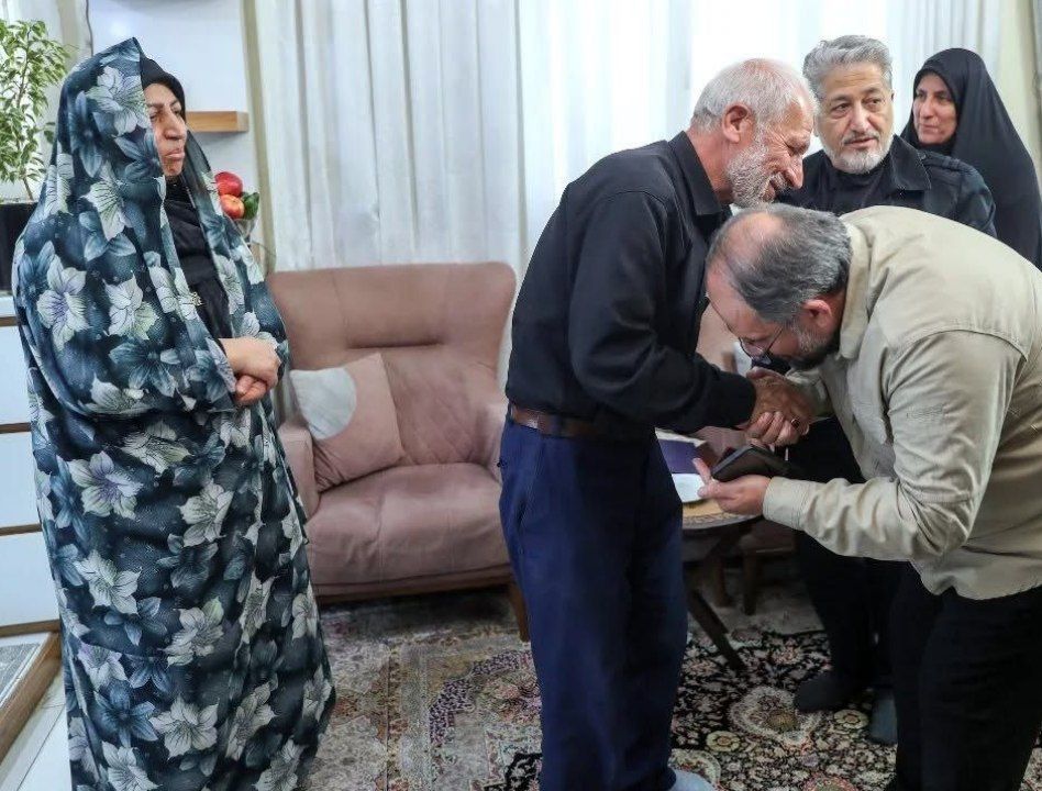 دیدار با خانواده شهید 