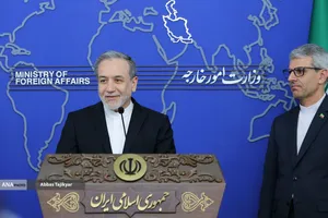  عباس عراقچی وزیر خارجه ایران و اسماعیل بقایی سخنگوی وزارت امور خارجه