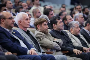 تجلیل از تیم&zwnj;های قهرمان دانشگاه آزاد اسلامی با حضور دکتر بیژن رنجبر