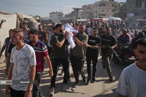 حملات اسرائیل به غزه حداقل ۱۶ کشته برجای گذاشت، در حالی که جهان منتظر پاسخ حماس به طرح صلح ترامپ است