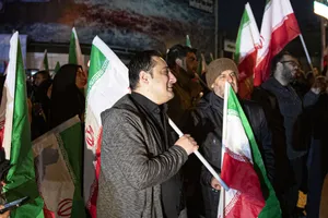  اجتماع مردم تهران در پی خبر شهادت حضرت آیت الله العظمی امام خامنه ای رحمته الله علیه رهبر عظیم الشان انقلاب اسلامی ایران