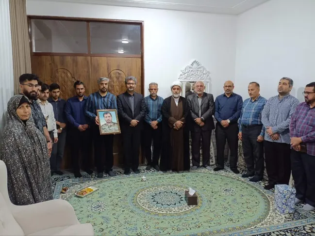 دیدار دانشگاهیان دانشگاه آزاد دزفول و خانواده شهید حاجیوند قیاسی چگونه گذشت؟