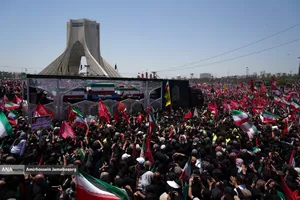 تشییع پیکر مطهر آقای شهید ایران و خانواده ایشان