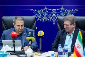 نشست امضای تفاهم&zwnj;نامه پژوهشی معاونت علوم انسانی و هنر دانشگاه آزاد با بیمه مرکزی ایران