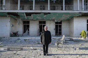 بازدید دکتر بیژن رنجبر رئیس دانشگاه آزاد اسلامی، پس از حمله هوایی آمریکا و رژیم صهیونیستی به سفارت سابق آمریکا(لانه جاسوسی) 