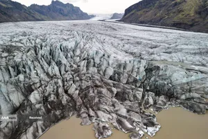 یخچال خروجی کلاهک یخی Vatnajokull در جنوب ایسلند
