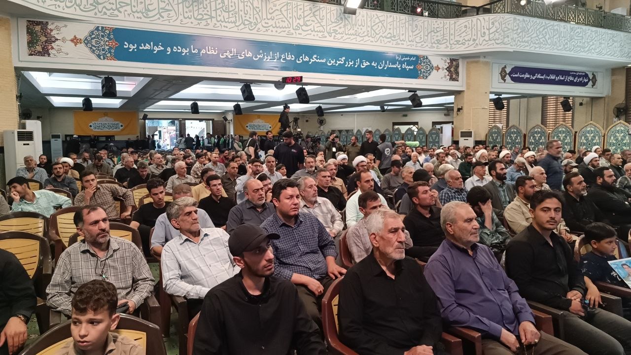 گرامیداشت اولین سالگرد شهدای جنگ ۱۲ روزه با حضور مردم و مسئولین + تصاویر