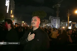 عزاداری شهادت رهبر انقلاب در چهارراه کوکاکولا خیابان پیروزی تهران