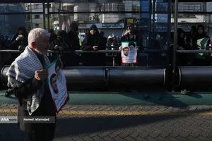 تشییع پیکر مطهر دریابان شهید &laquo;علیرضا تنگسیری&raquo; فرمانده دلاور خلیج فارس و جمعی از شهدای والامقام