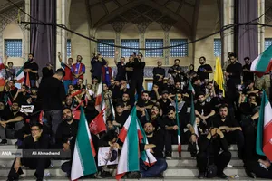 شامگاه نخستین روز وداع با رهبر شهید انقلاب
