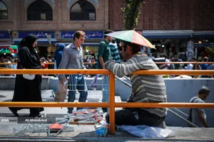 شهدت طهران هذا الأسبوع درجات حرارة بلغت 40 درجة مئوية، واجتاحت موجة صيف حارقة العاصمة.