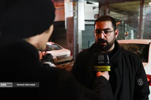 مراسم وداع با شهدای ناوشکن دنا و حمایت از نیروهای مسلح با حضور دکتر بیژن رنجبر و دانشگاهیان دانشگاه آزاد اسلامی استان تهران و اقشار مختلف مردم - میدان فردوسی تهران