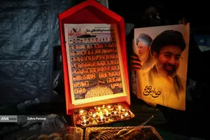 وداع با پیکر شهدای ناوشکن دنا در میدان دریاچه