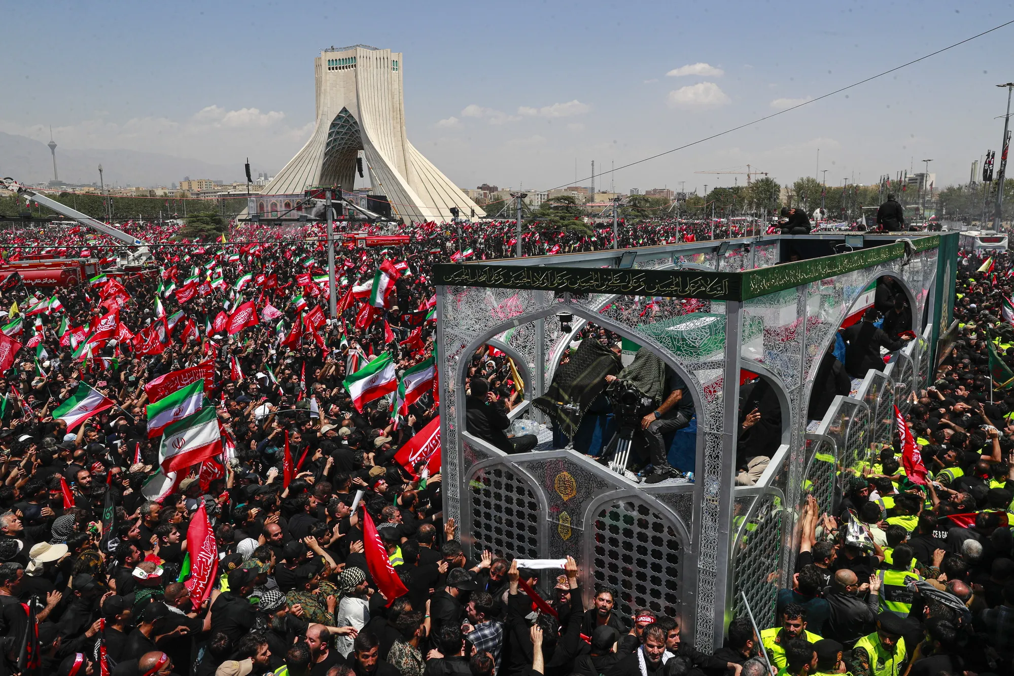دعوت به تشییع پیکر قائد شهید امت اسلام در قم