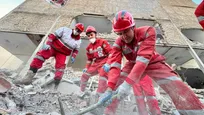 نجات ۸۰۰ مصدوم زنده از زیر آوار در تهران توسط امدادگران هلال‌احمر
