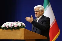 عارف: در مناطقی باغ‌های سیب و انگور داریم که با بحران آب مواجه‌اند/ باغداران باید توجیه شوند