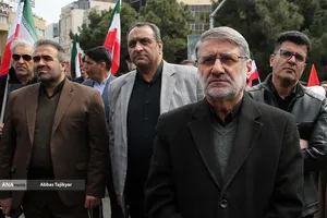 اجتماع دانشگاهیان دانشگاه آزاد اسلامی در سوگ رهبر شهید انقلاب و محکومیت تجاوز صهبونیستی و آمریکایی به کشور