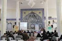 تکریم 3 خانواده شهید و ایثارگر دانشگاه آزاد در شهرکرد