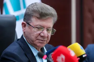 دکتر محمد آریامنش رئیس پژوهشکده بیمه