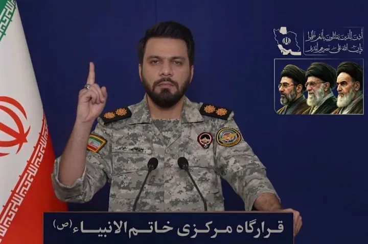 القوات المسلحة الإیرانیة تتوعد بالرد علی العدوان الأمریکي في بحر عمان
