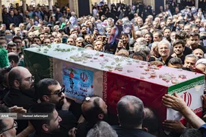 تشییع و تدفین پیکر مطهر دانشمند هسته&zwnj;ای شهید محمدمهدی طهرانچی رییس دانشگاه آزاد اسلامی و همسر گرانقدرش شهیده مژگان قراویری در حرم حضرت عبدالعظیم حسنی(ع)