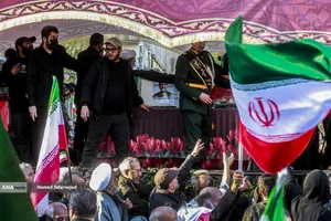 تشییع پیکر مطهر دریابان شهید &laquo;علیرضا تنگسیری&raquo; فرمانده دلاور خلیج فارس و جمعی از شهدای والامقام