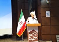 هجمه‌کنندگان به زبان فارسی اصل هویت ملی را نشانه گرفته‌اند